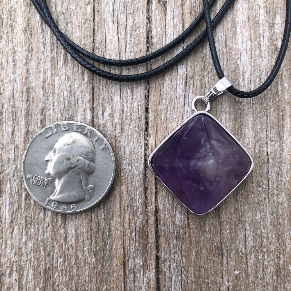 Dogtooth (chevron) Amethyst - Picture 5 of 6